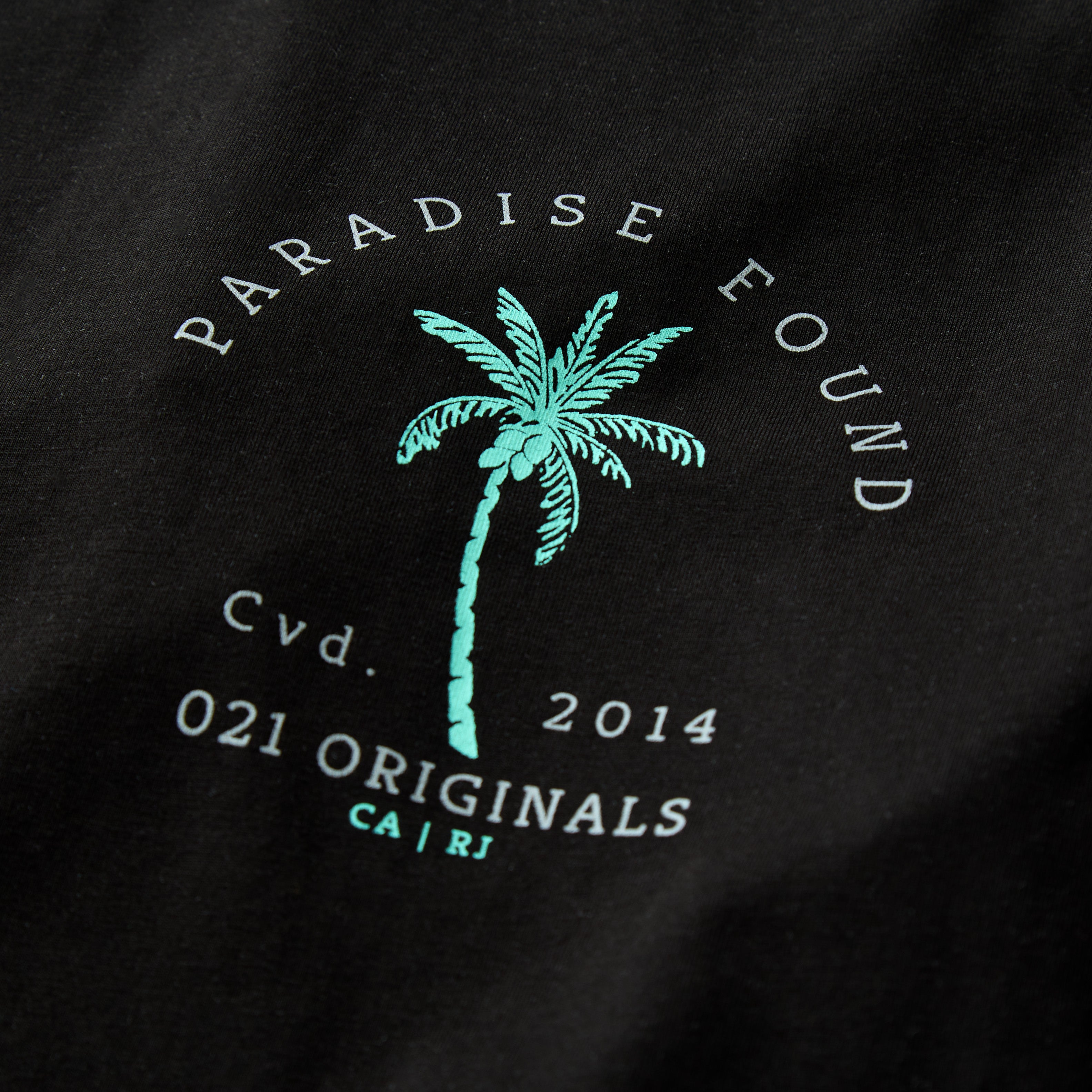 PARADISE PALM DROP-CUT T-SHIRT - PRETO